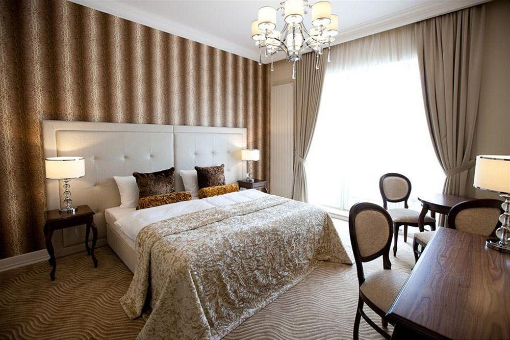 Rezydencja Luxury Hotel Bytom Piekary Śląskie Exteriér fotografie